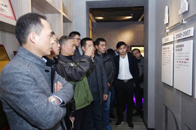 1512875532499814.jpg 11.jpg